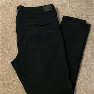 AE Next level Black distressed jeggings